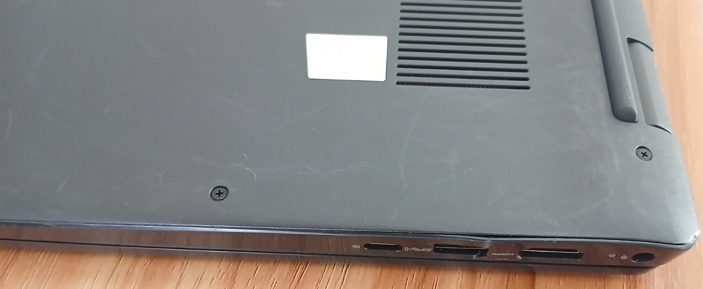 Dell Latitude 3420- 14″ Hd-i7-1165g7-Nvidia Mx350-16gb/256gb READ***