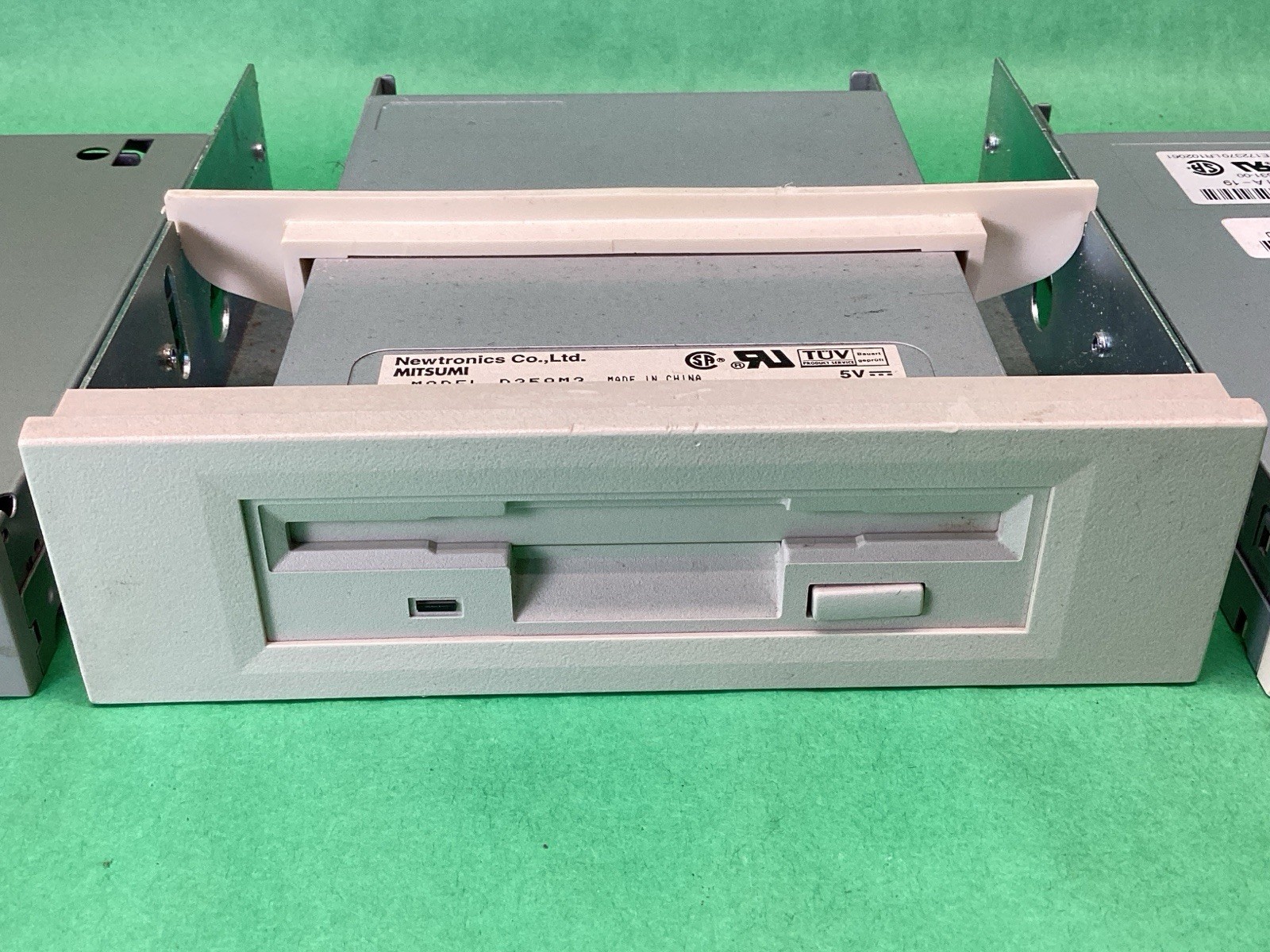 x3 Beige 3.5” Internal Floppy Drive Citizen Alps HP Mitsumi UNTESTED – LOT OF 3