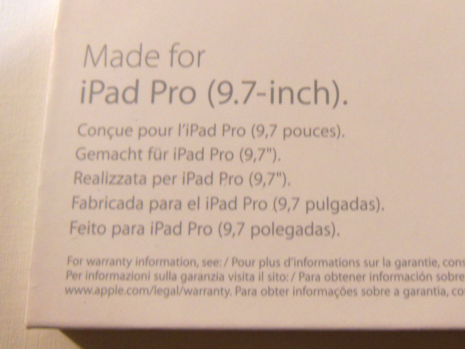 New APPLE iPad Pro Smart Cover for 9.7 Inch iPad, # MM292AM/A, 9.7″, Very Nice