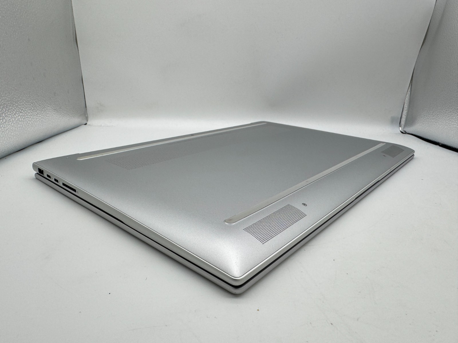 HP ENVY 17-cr0797nr 17.3″ Touch Laptop Intel Core i7-1255U 16GB 1TB SSD RTX 2050