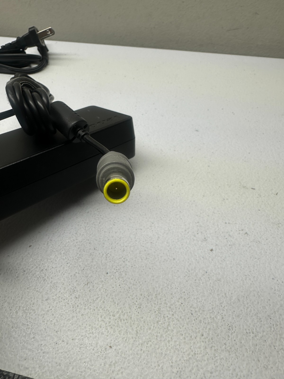Lenovo 90W 20V 4.5A ROUND TIP ThinkPad Laptop Genuine AC Charger Adapter