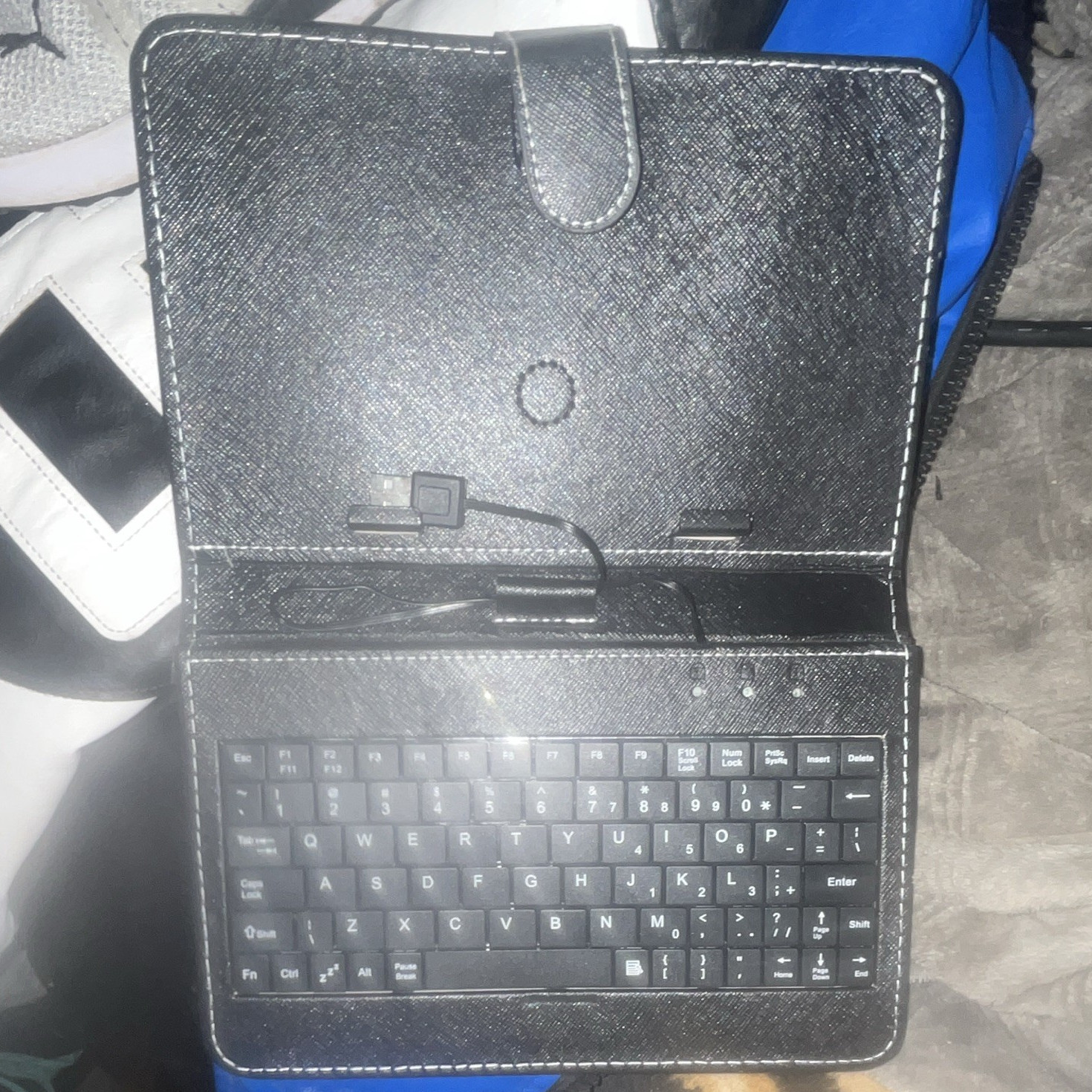 Universal Black Synthetic Leather Tablet Keyboard Folio Case w/ Integrated Stand