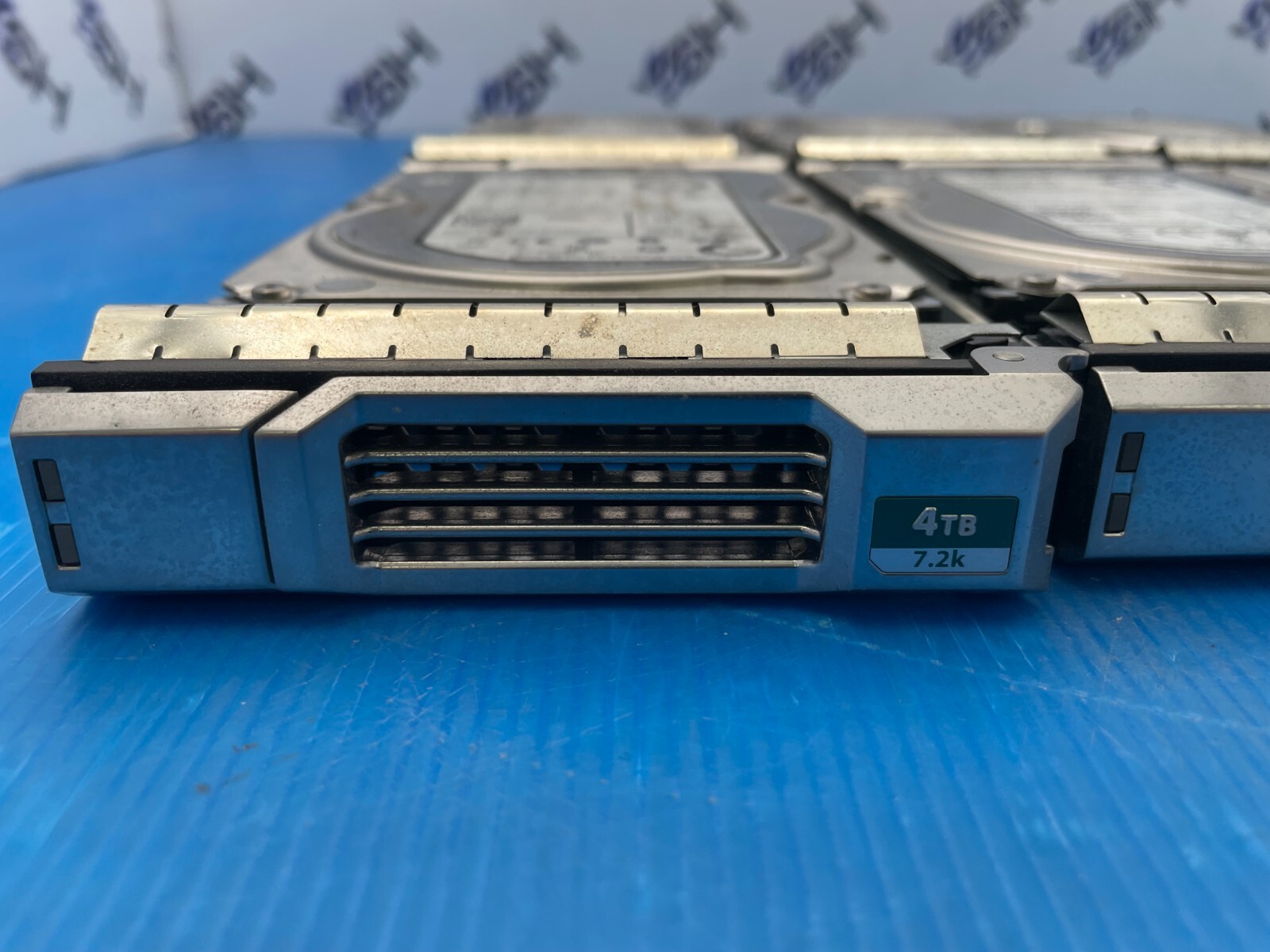 DRMYH 0DRMYH Dell ENTERPRISE 4TB 7.2K 6Gbps 128MB Cache 3.5″ SAS Hard Drive 6x