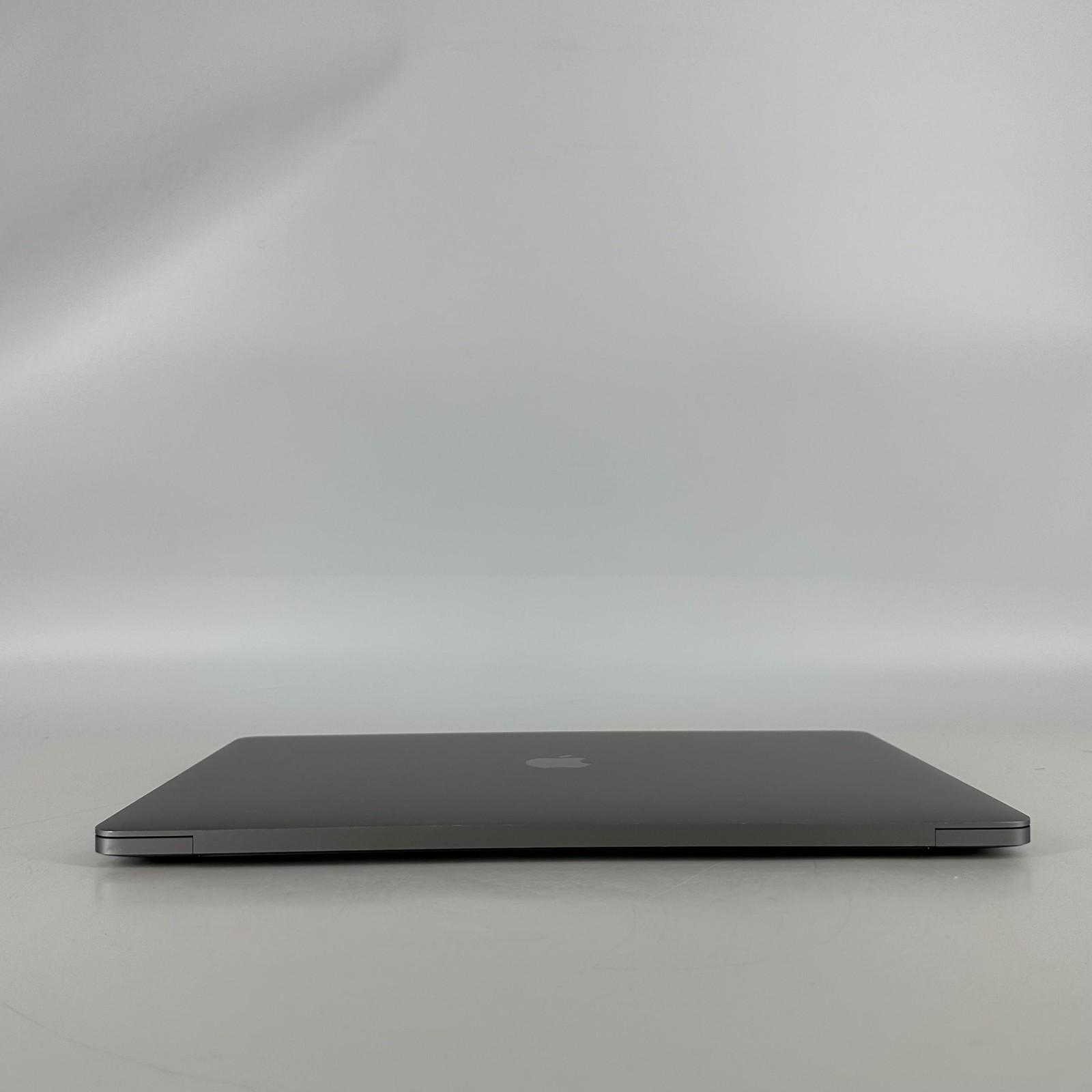 MacBook Pro 16 Touch Bar Space Gray 2019 2.4GHz i9 32GB 1TB SSD Radeon Pro 5500M