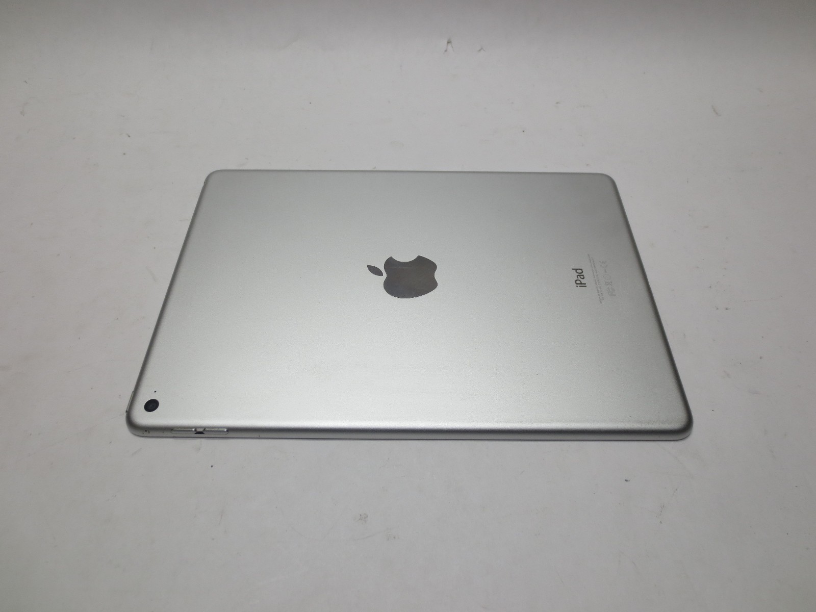 Apple iPad Air 2 (Wi-Fi) 16GB Silver A1566 iOS 15.8.8 MGLW2LL/A