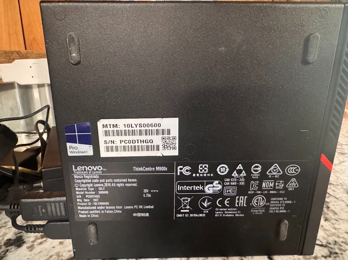 Lenovo ThinkCentre M900x Tiny Intel Core i5-6600 8GB