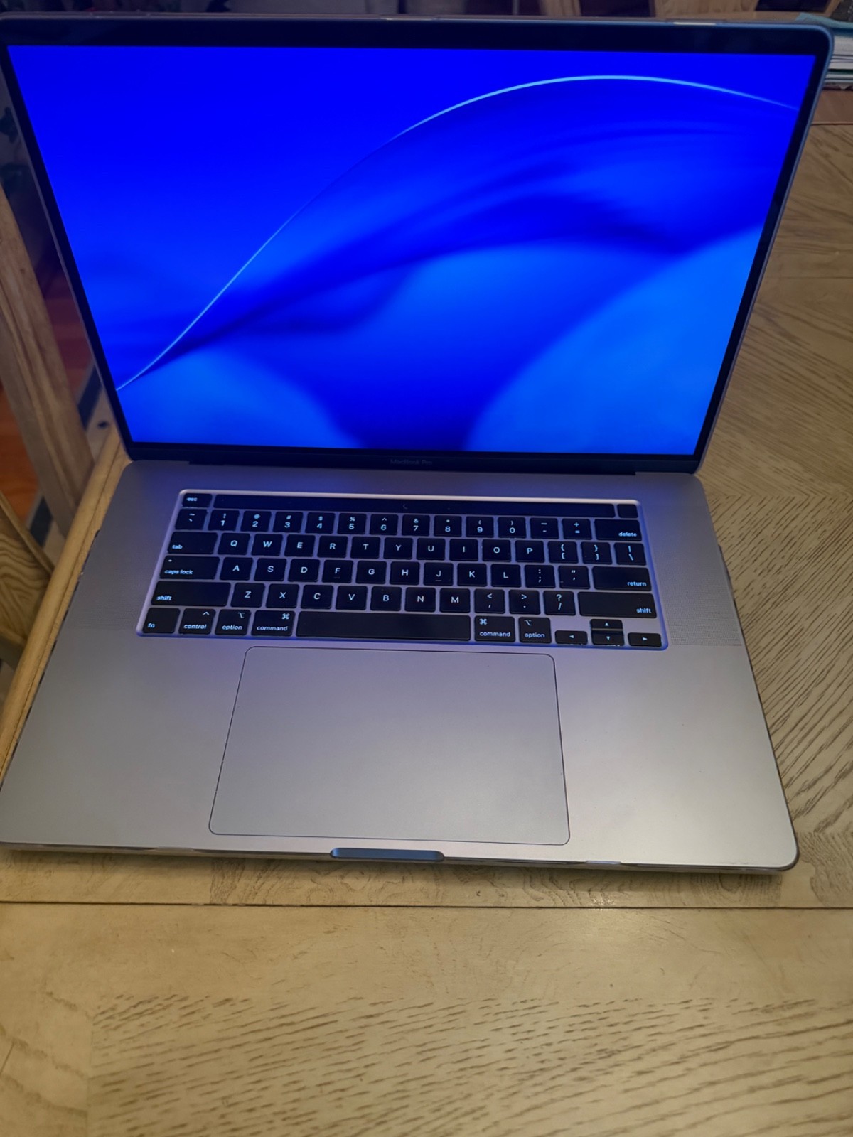 Apple 16″ MacBook Pro A2141 i7-9750H 16GB RAM 500GB SSD Mac OS 26 Tahoe
