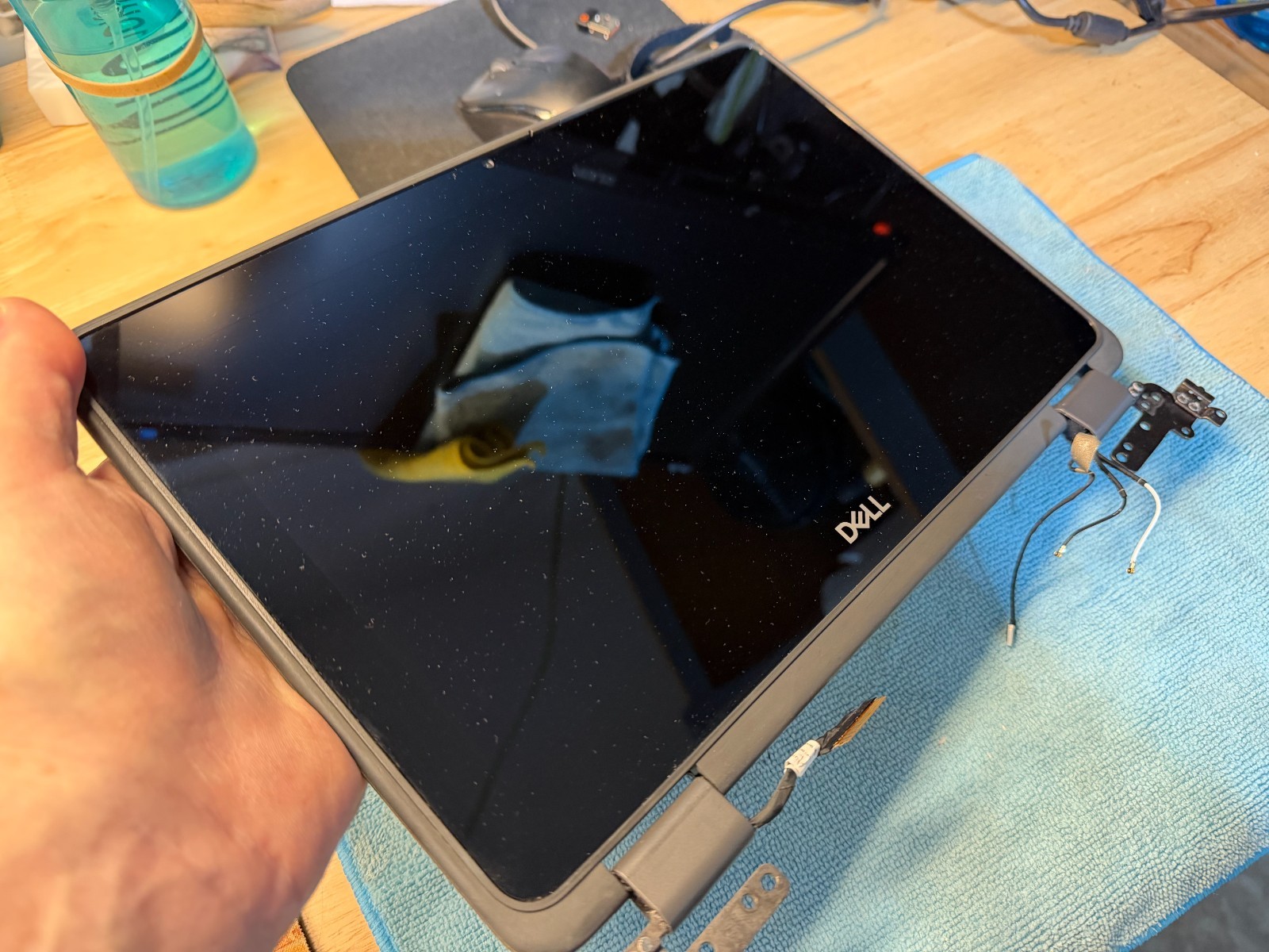 Dell Latitude 3190 2-in-1 Touchscreen 11.6″ Display Assembly With Hinges Camera