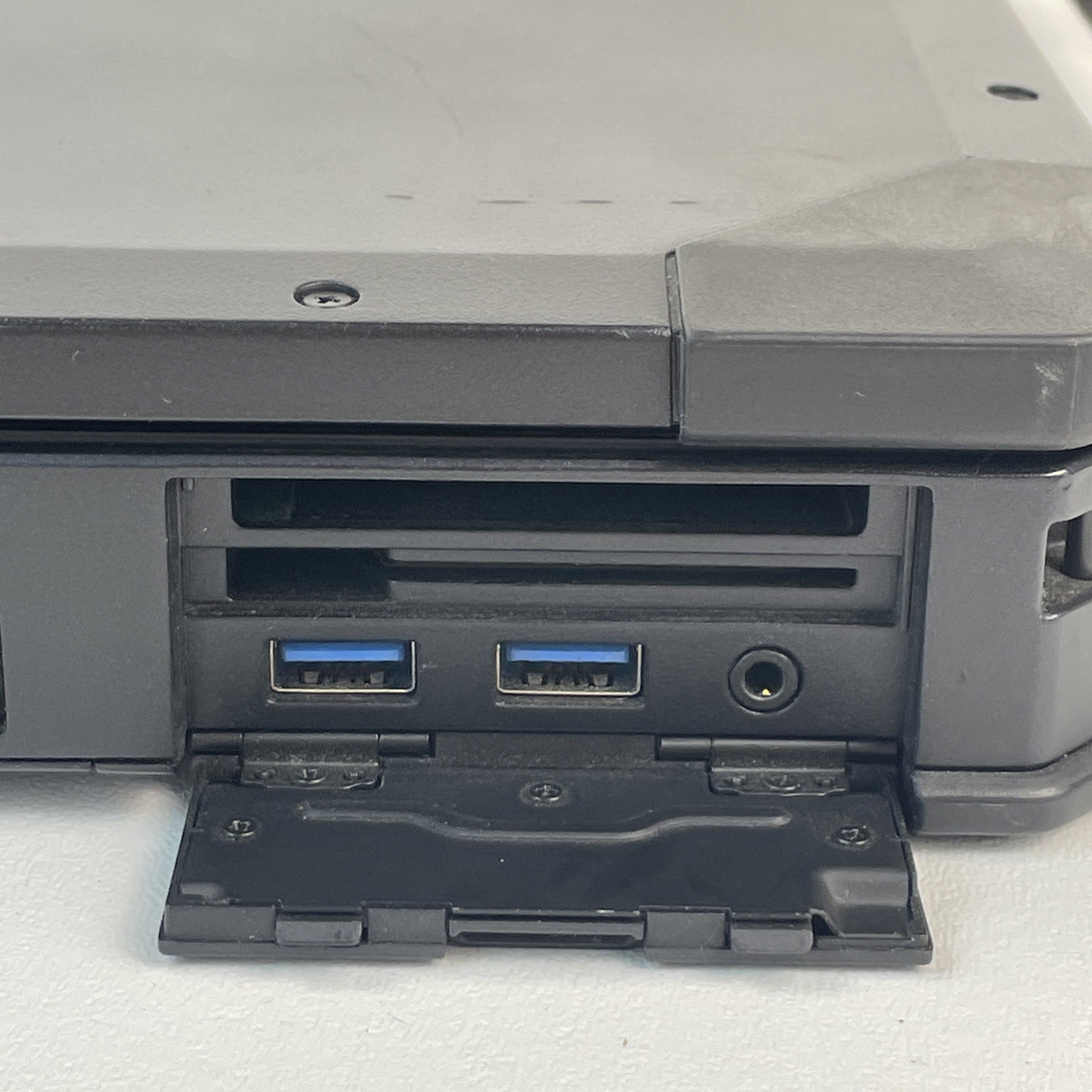 Dell Latitude 5424 Rugged 14″ i5-8350U 16GB RAM 256GB SSD Touch Win11 w/ Charger