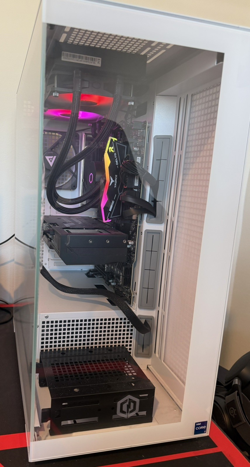 NVIDIA GeForce RTX 4070 SUPER,13th Gen Intel(R) Core(TM) i7-13700K (3.40 GHz)