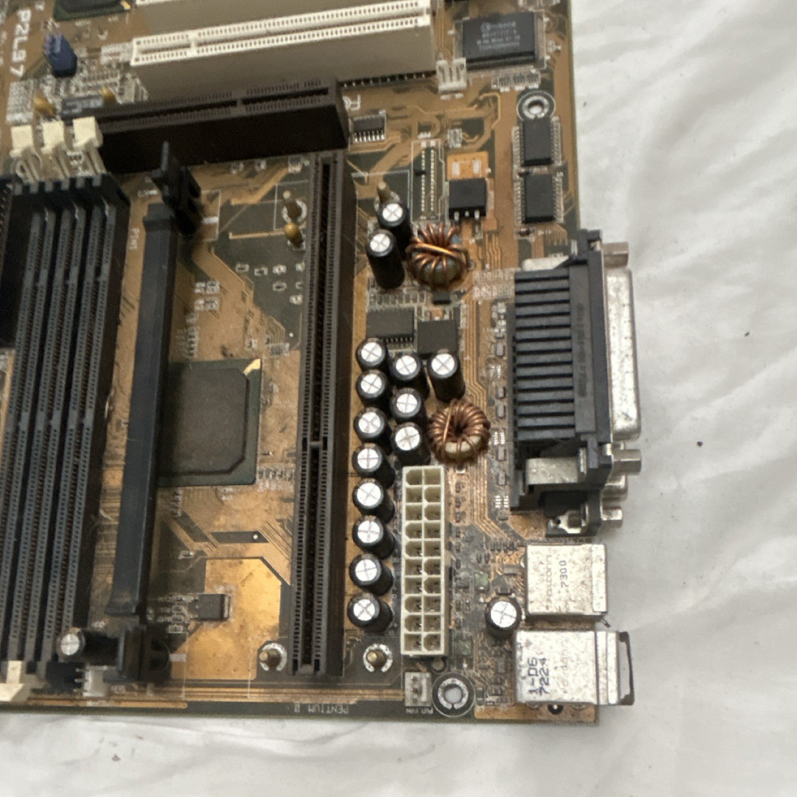 ASUS P2L97 ATX Slot 1 Motherboard Intel PCI ISA AGP SDR SDRAM On-Board Audio