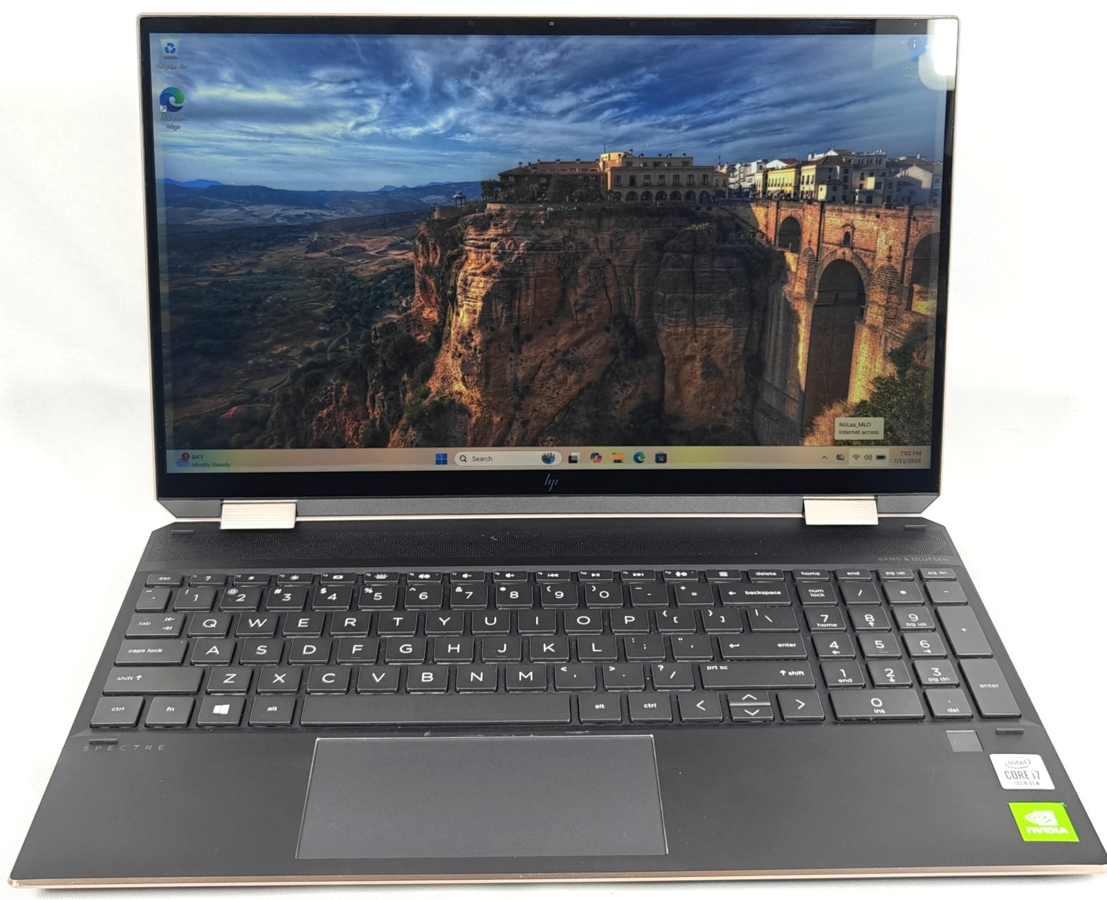 HP Spectre x360 15-eb0043dx 15.6 inch (512GB, Intel Core i7 10th Gen., 1.80GHz,