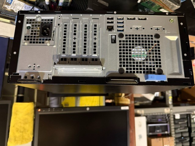 Dell OptiPlex 5060 Mini Tower Intel I7 8700 3.20Ghz 16GB 500GB DVDRW Linux