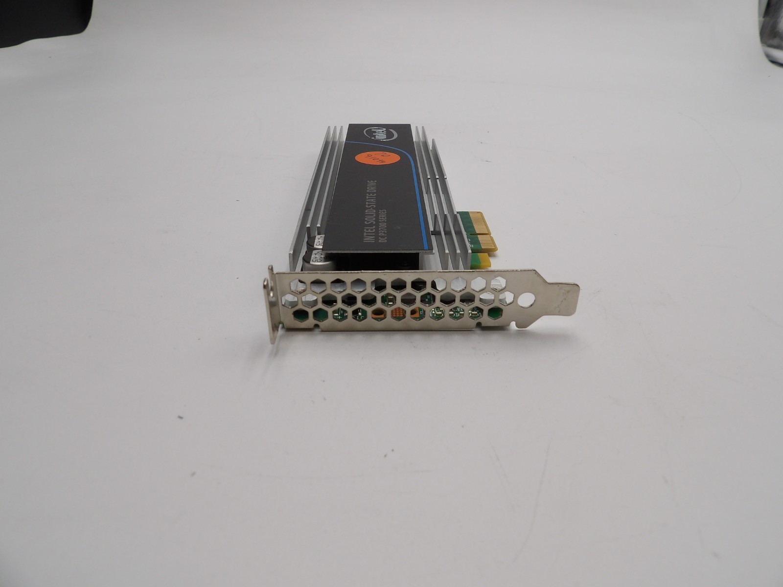 Intel SSDPEDMD400G4 400GB DC P3700 Series PCIe NVMe SSD Low Profile Health 70