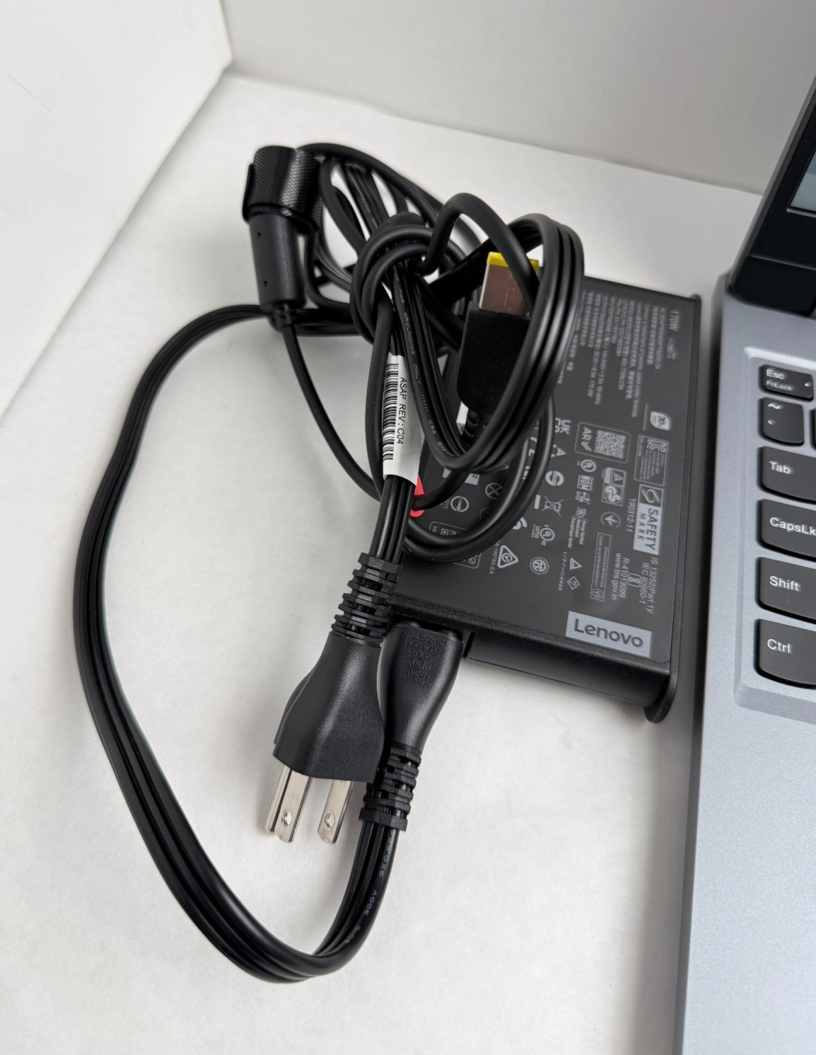Lenovo LOQ 15ARP9 15.6in 144Hz Ryzen 5 16GB RTX 4050 512GB Gaming Laptop
