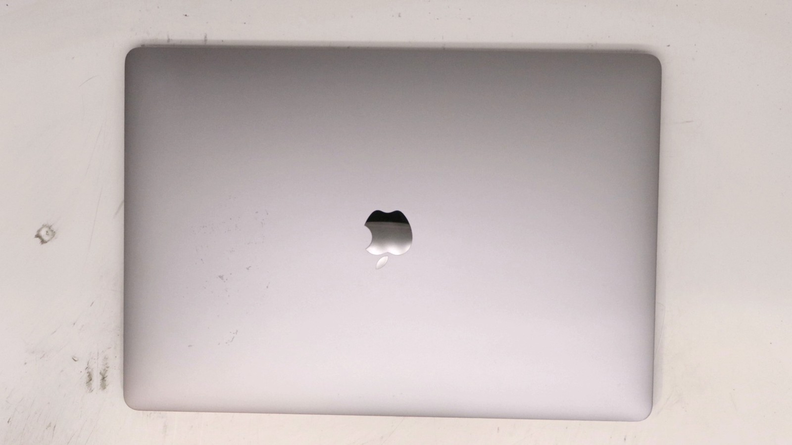 Apple Macbook Pro 15″ i9-9980HK 16GB 512GB CHP KBD – Good READ DESC
