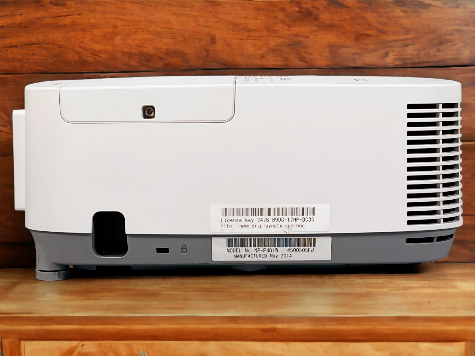 Projector NEC P401W 3LCD 4000 ANSI HD Accessories Included (HDMI, Remote, Power)