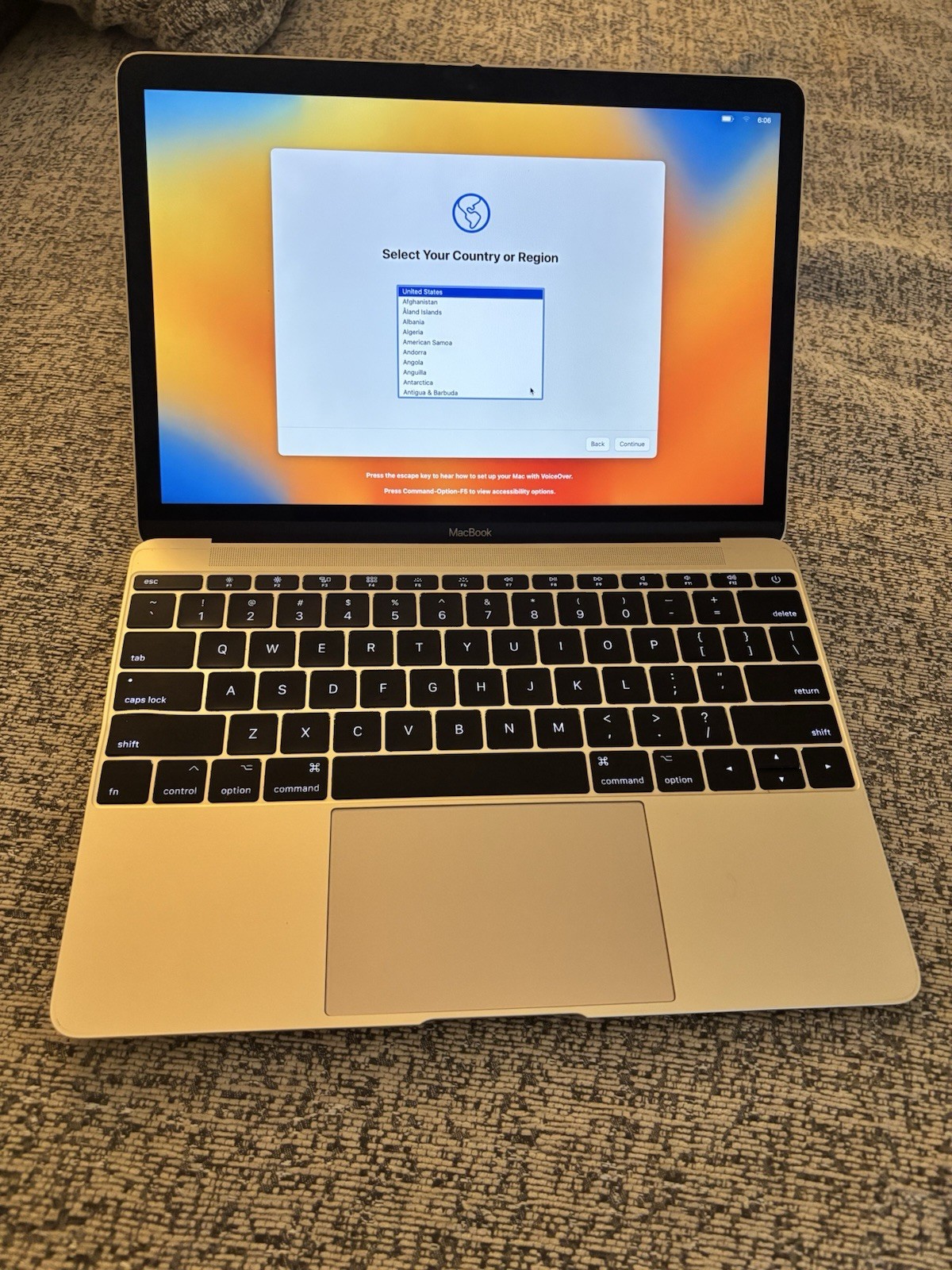 12″ Mid 2017 Macbook Rose Gold, 1.2 GHz M3, 8GB RAM, 256GB SSD, MacOS 13.7.8
