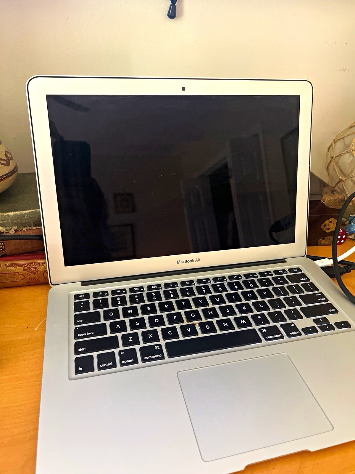Apple MacBook Air 13″ Early 2015 i5 1.6GHz 8GB Silver macOS Catalina