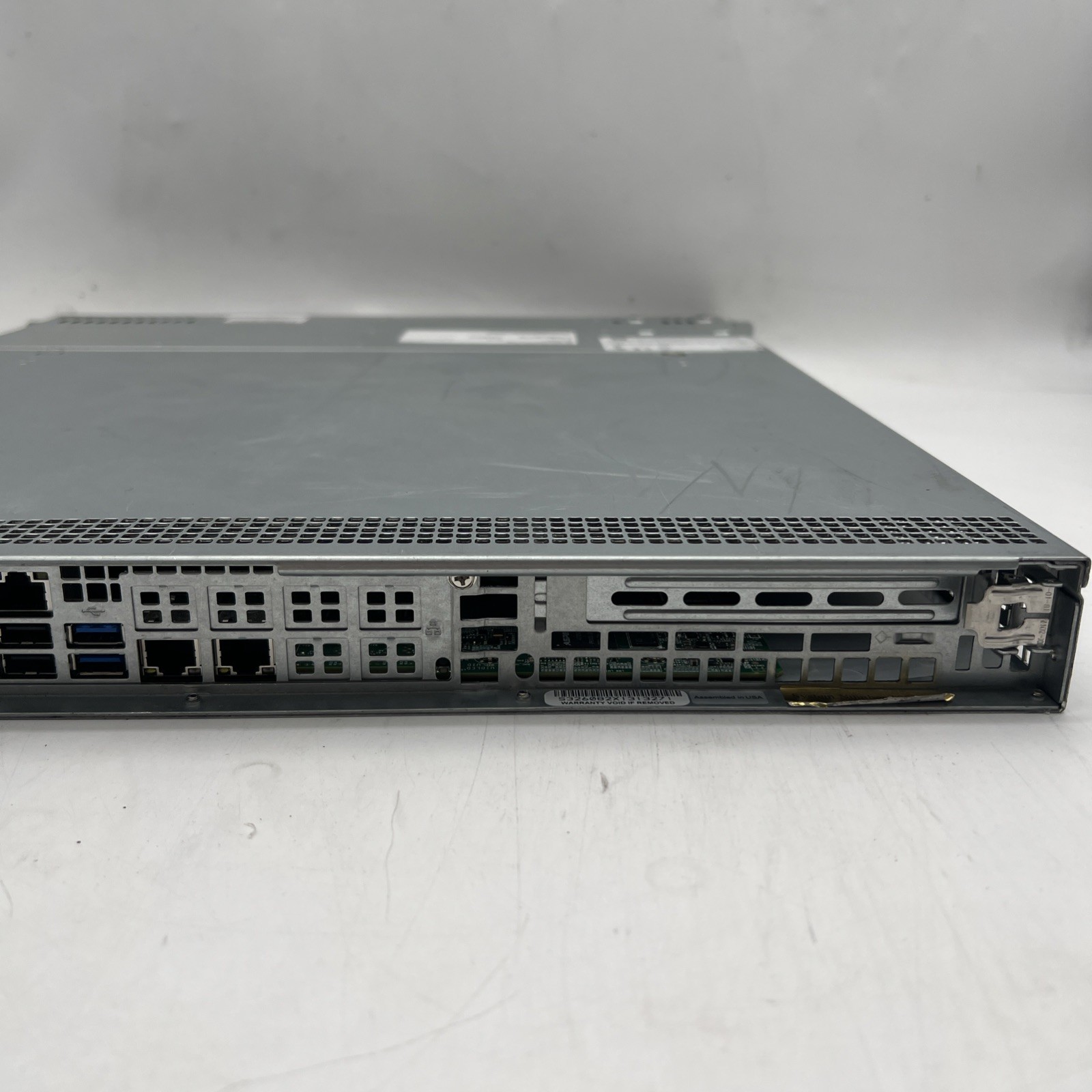 Supermicro 813M-3 Server Xeon E 2246G 3.6GHz 16GB RAM No Drive No OS