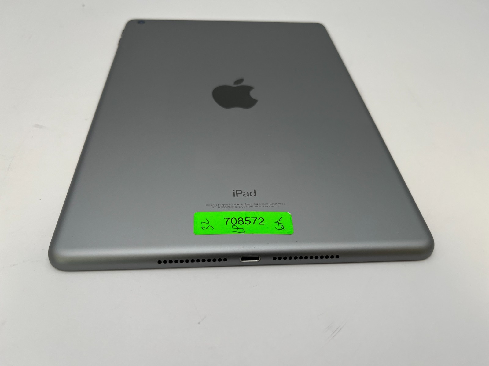 APPLE IPAD 6th GEN WIFI ONLY TABLET 9.7″ -32GB A1893