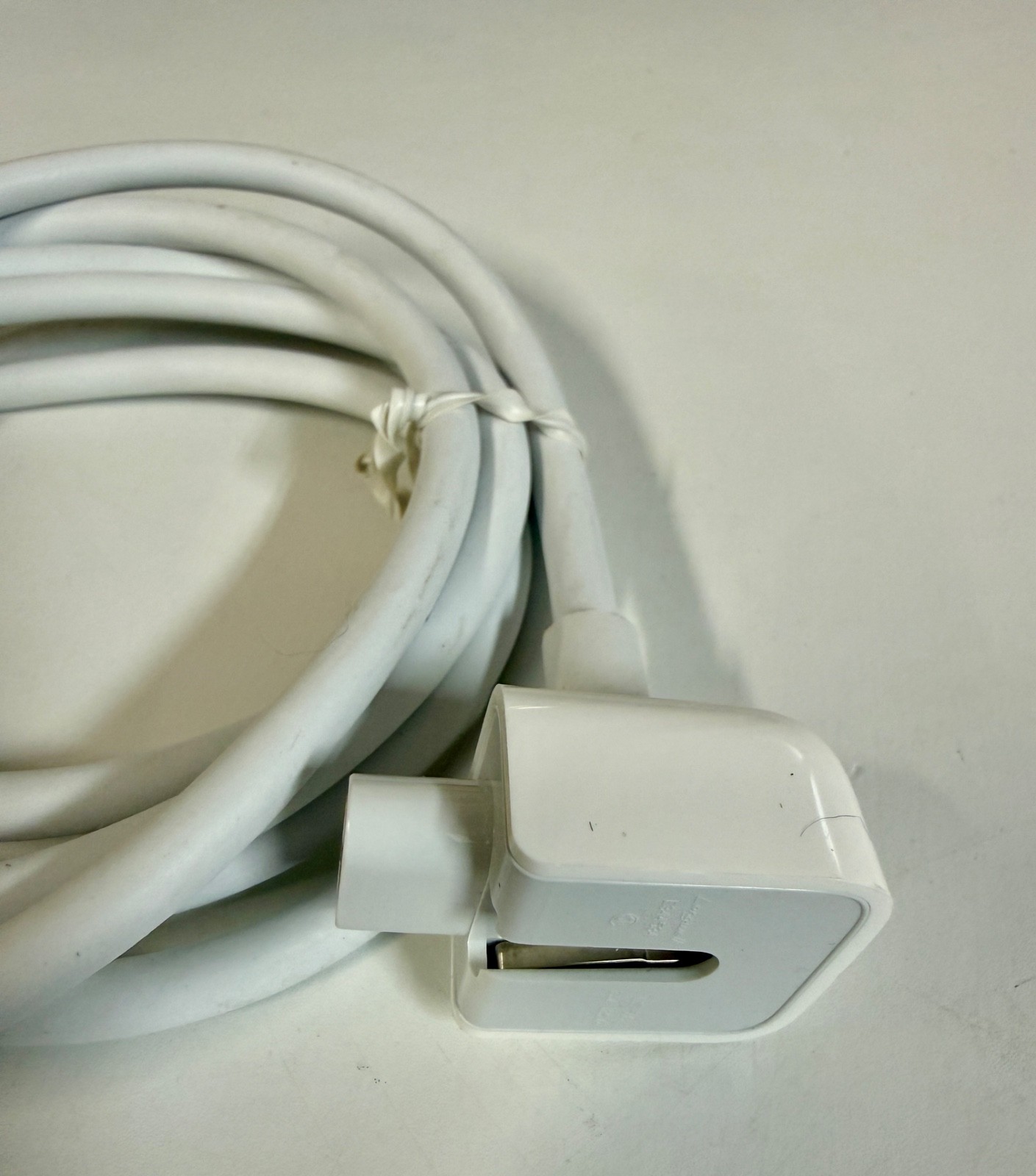 Genuine Original Apple Duckhead Two-Prong Plug with Extension Cord – MK122LL/A