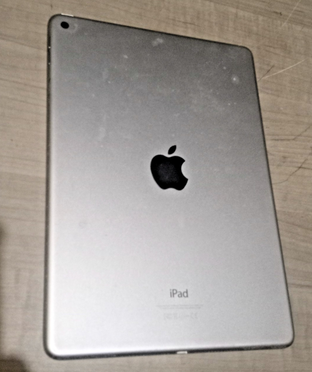 Apple ipad Air 2 Model 1566 Broken Screen