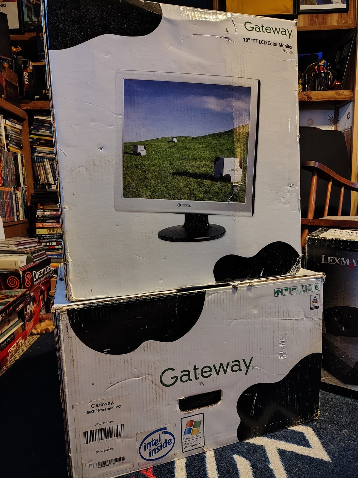 Gateway 556GE PENTIUM4 Computer PC w/ FPD1760 19″ TFT LCD Color Monitor NOB