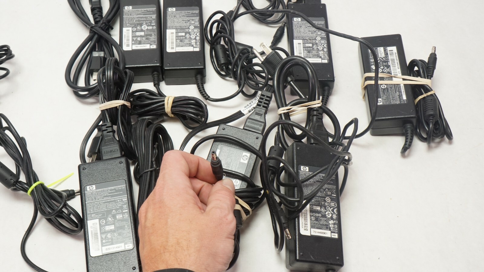 (17) OEM HP 45/65/90W Mixed Model Power Adapter Laptop Charger