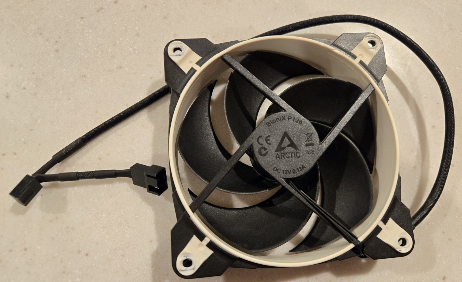 Arctic Bionix P120 Gaming Case Fan 120mm PWM PST WHITE