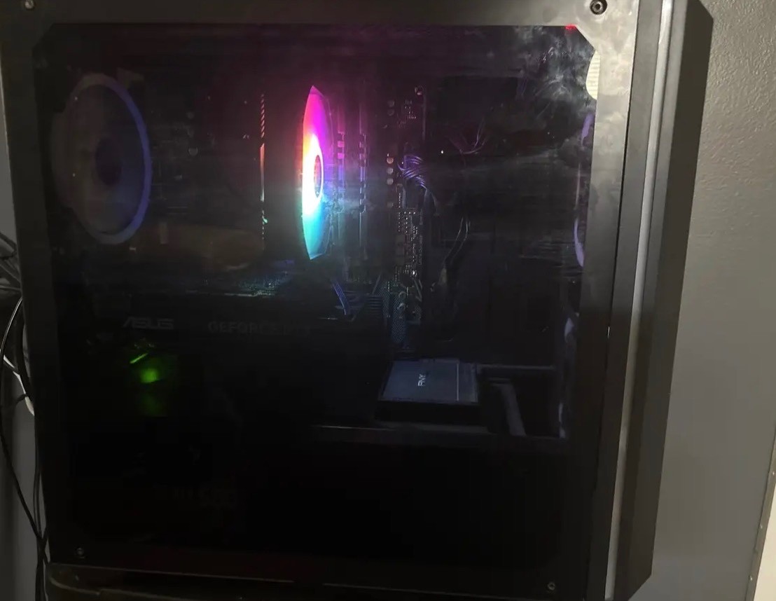 Skytech gaming Pc, Small and easy to use