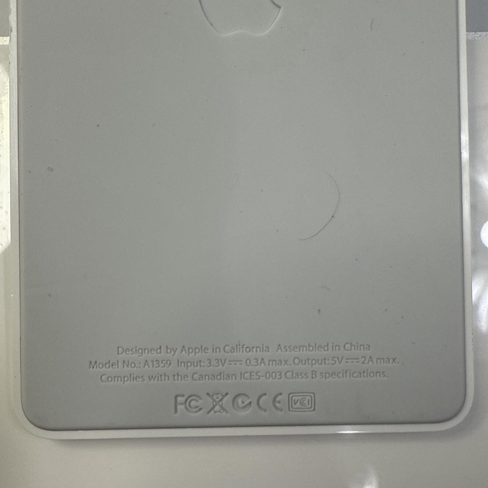 Apple Keyboard Dock iPad 1st 2nd 3rd Generation Genuine 30 Pin Connector (A1359)