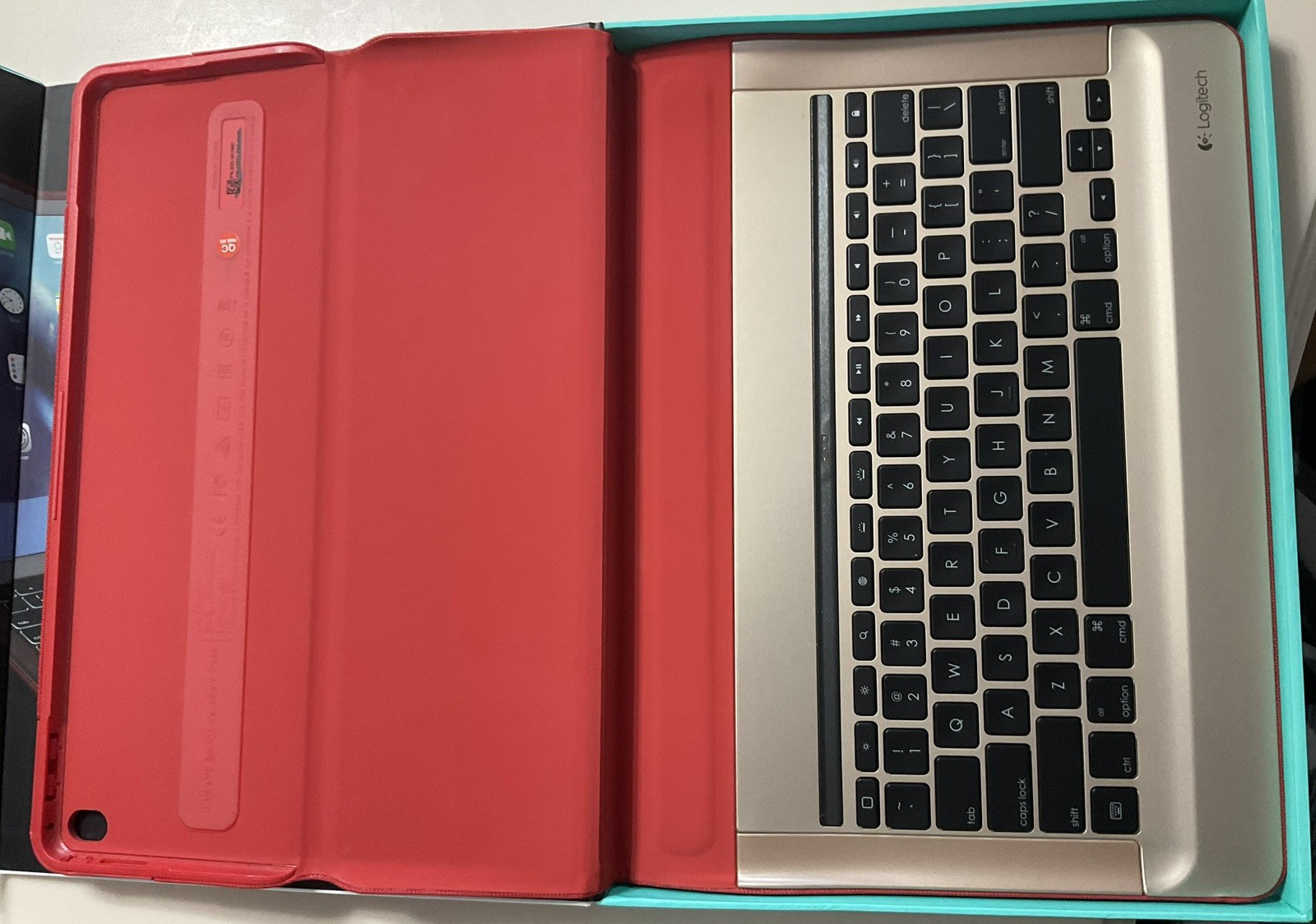 Logitech Create Backlit International Keyboard Case for iPad Pro Red Case Of 4
