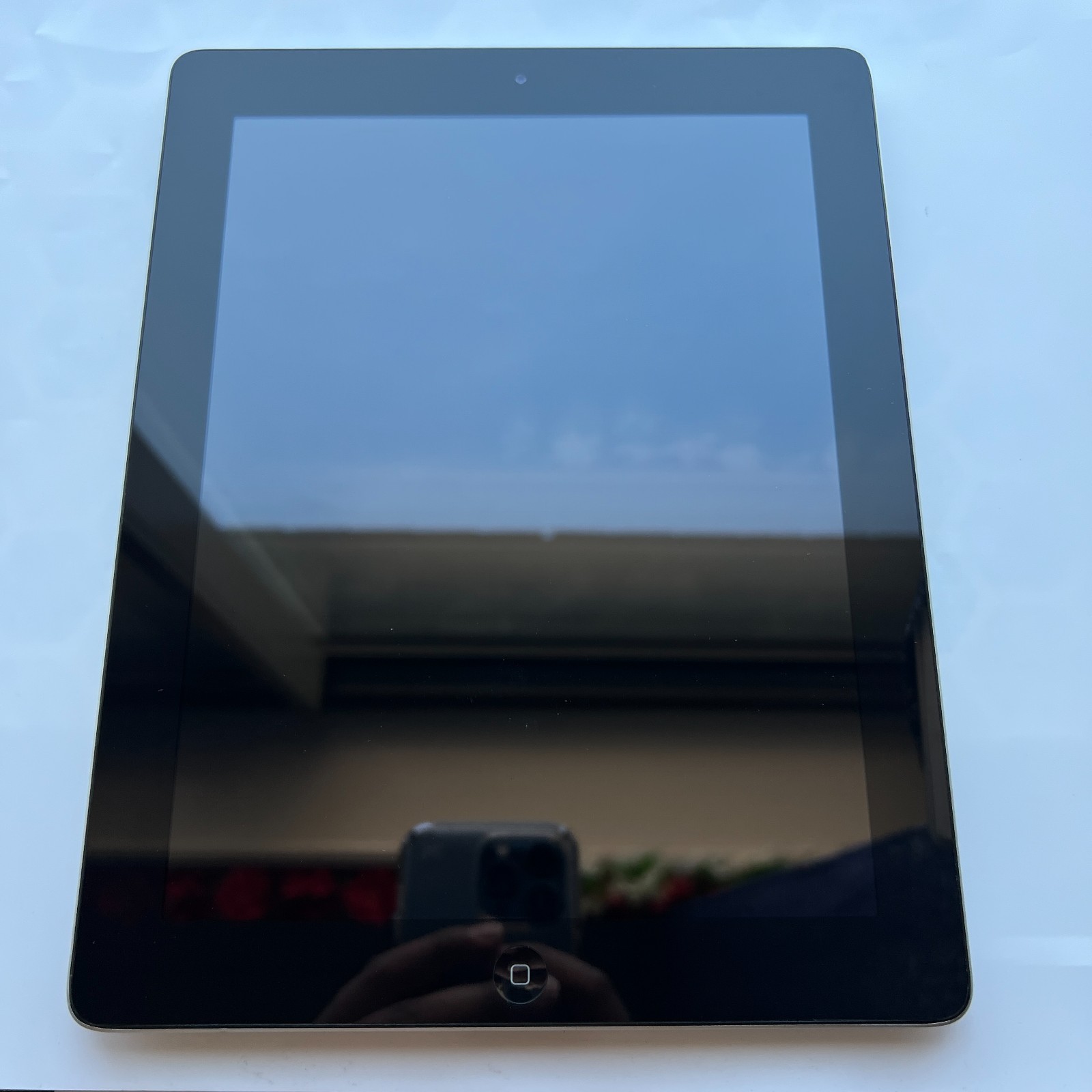 Apple iPad 3rd 32GB iOS 8.4.1 Cydia Veteris 9.7″ Retina Wi-Fi A1416 Engraved