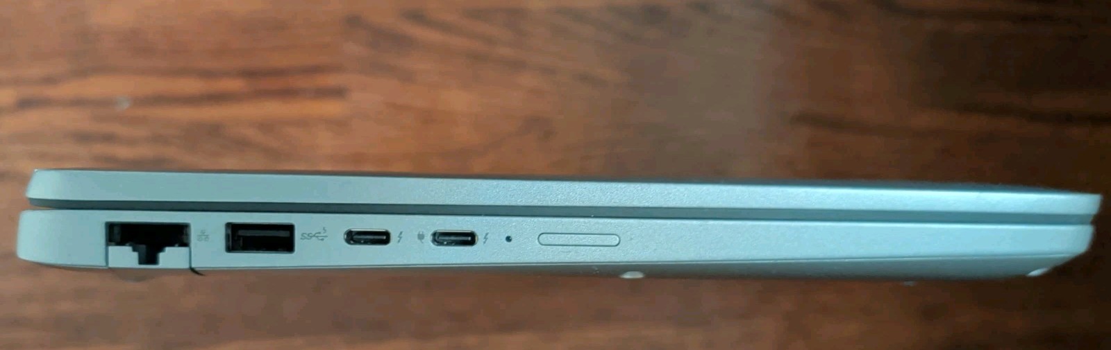 Dell Latitude 5450 14″ 32GB 512GB, Titan Grey NOS minor cosmetic flaw