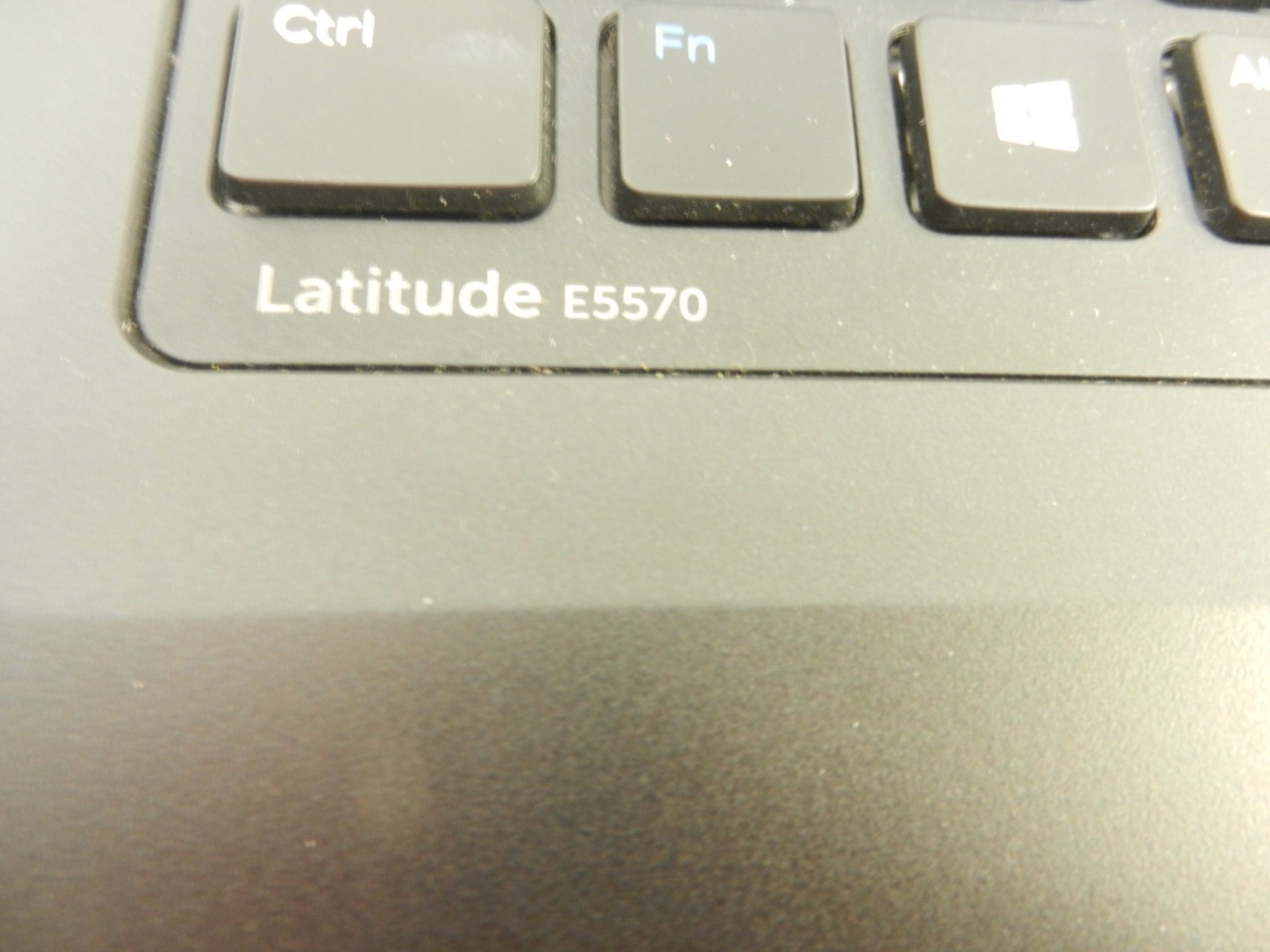 Dell Latitude E5570 Laptop CORE i5-6200U @ 2.40Ghz / NO Ram / NO SSD * READ ME *