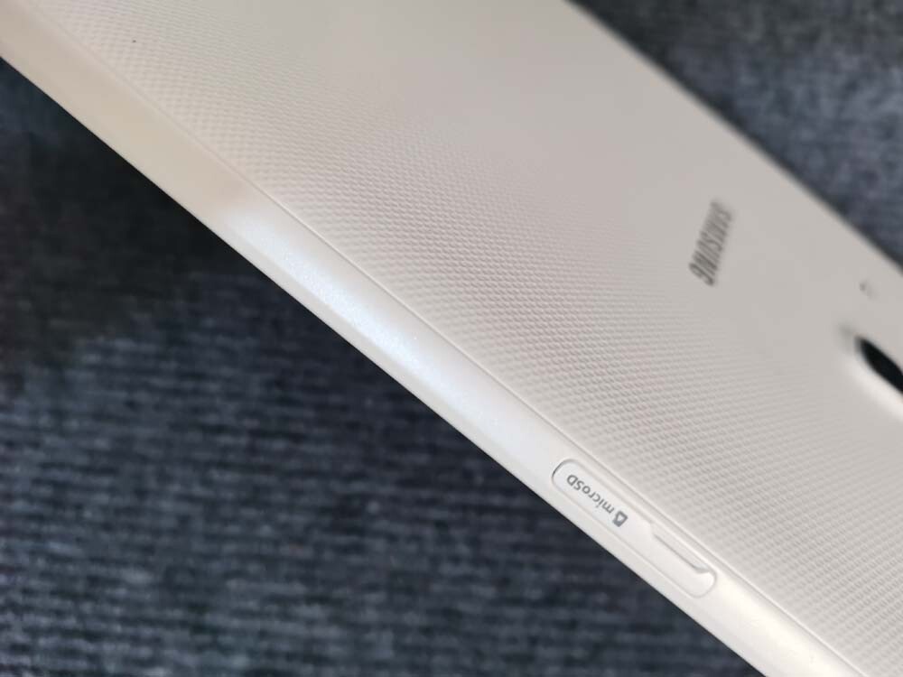Samsung Galaxy Tab E 9.6″, 16GB, White (Wi-Fi) Android SM-T560 8GB Tablet