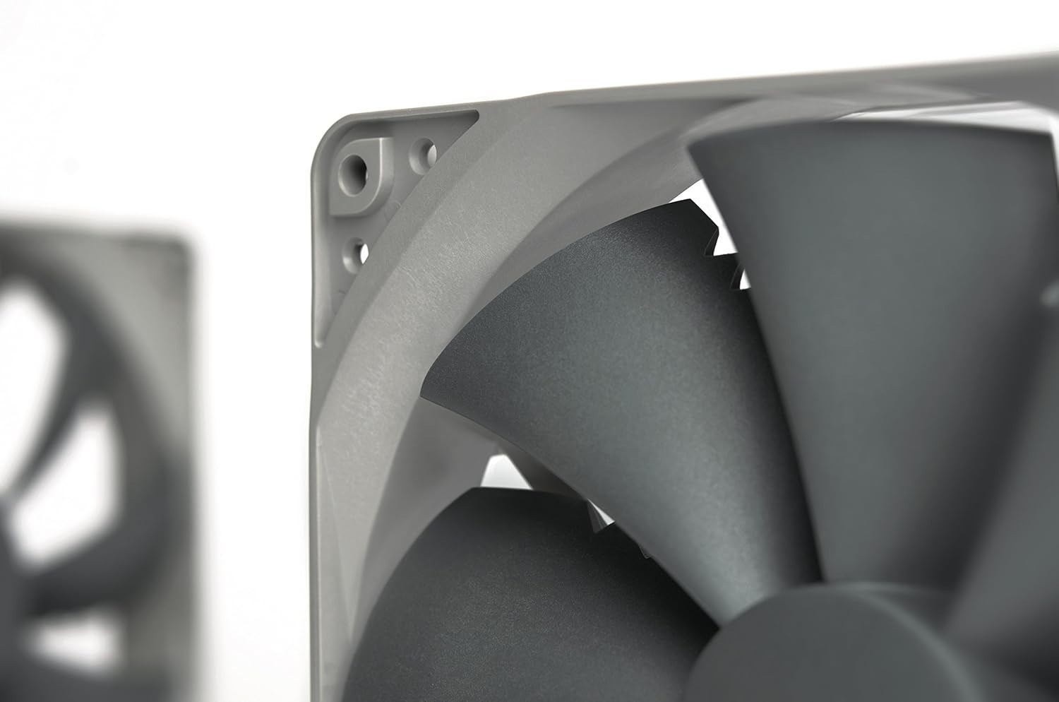 NF-P14s redux-1500 PWM, High Performance Cooling Fan, 4-Pin, 1500 RPM 140mm, …