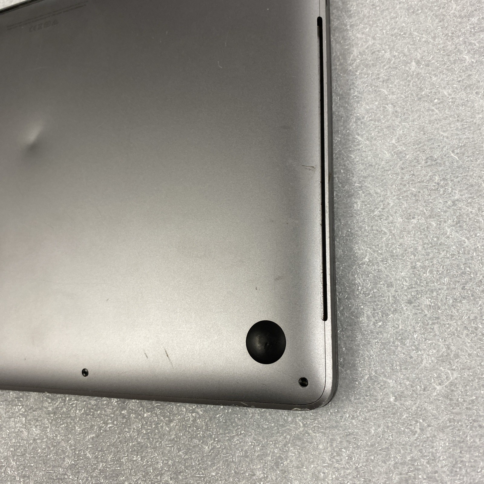 2020 Apple MacBook Pro A2251 – i5 – 16GB RAM – 512GB SSD – **READ DESCRIPTION**