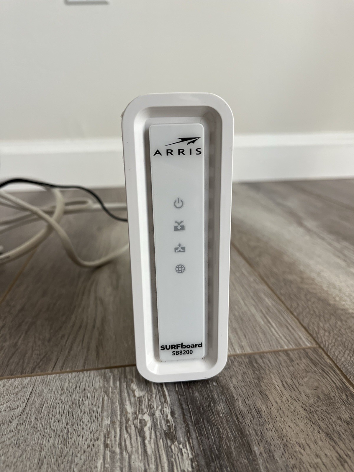 ARRIS SURFboard SB8200 DOCSIS 3.1 Multi‑Gig Cable Modem | 2 -1Gbps Ethernet Port