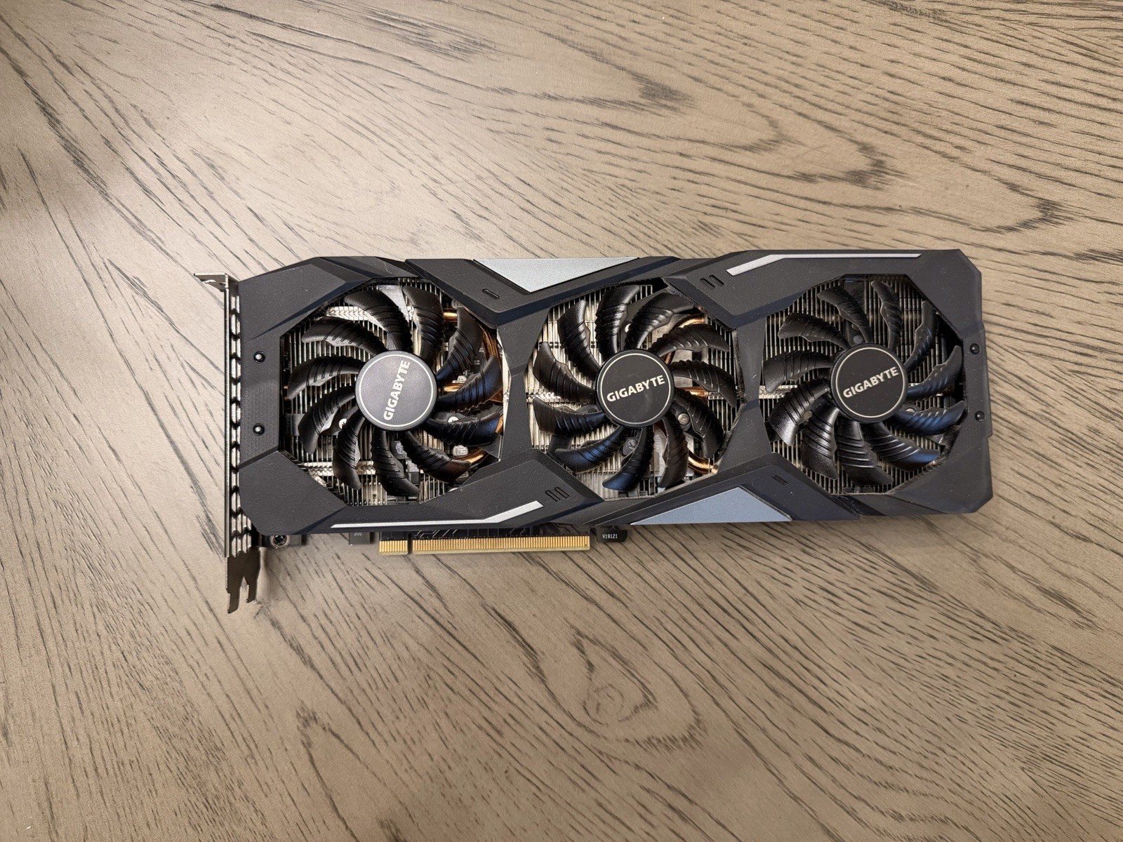 GIGABYTE Triple-Fan Graphics Card + Intel Core i5-9400F CPU, Fan/Heatsink