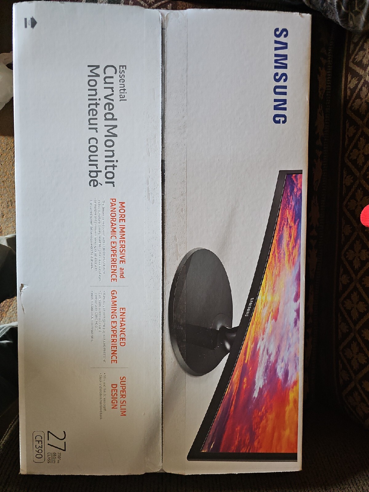 Samsung 27″ Ultra-Slim LED Curved Monitor HDMI (LC27F390FHN) ™