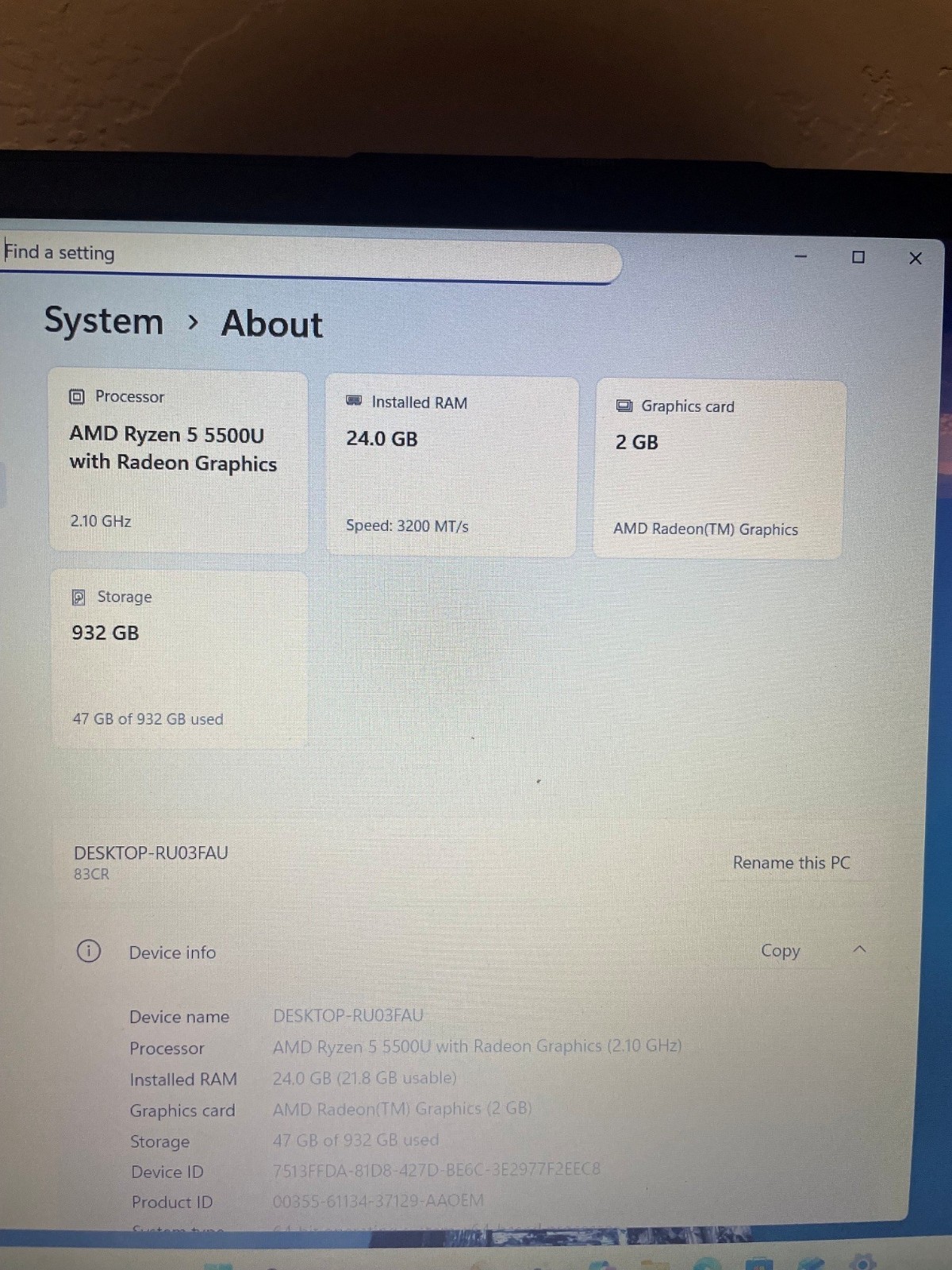 Lenovo V15 G4 + AMD Ryzen 5 5500 + Radeon 2GB GPU + 24 GB RAM + 932GB HD