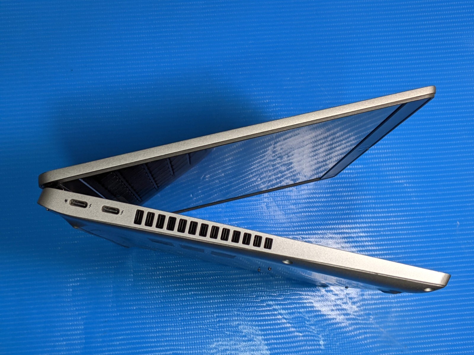 Dell Latitude 5420 14″ FHD Intel Core i7-1165G7 2.8GHz 8GB 512GB SSD Win 11 Pro