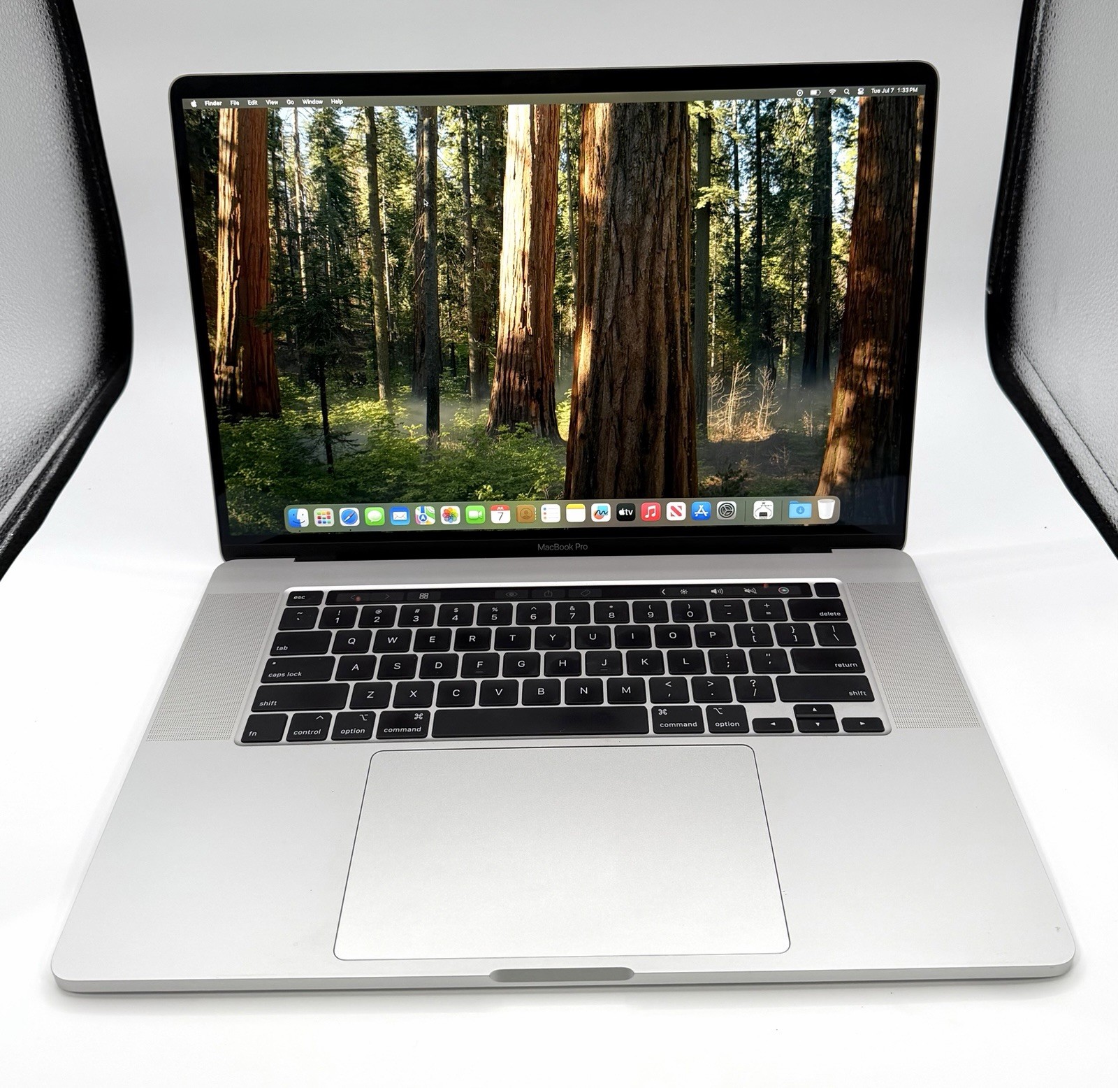 Apple MacBook Pro 16” A2141 i9-9980HK 2.40 GHz 32GB 512GB SSD Radeon pro 5500M