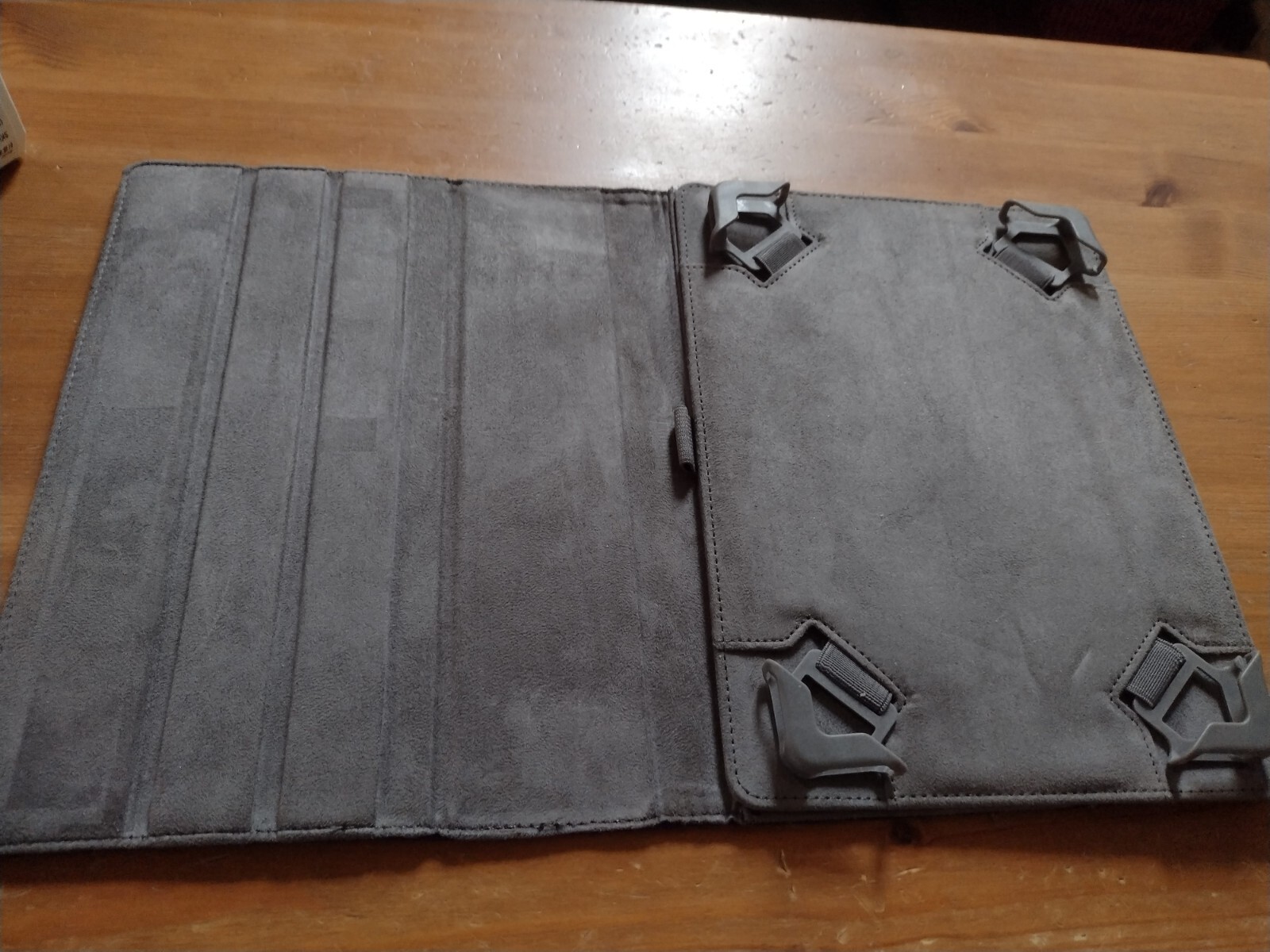 10″ tablet stand case w/magnetic closure, adjustable – Ships fast!