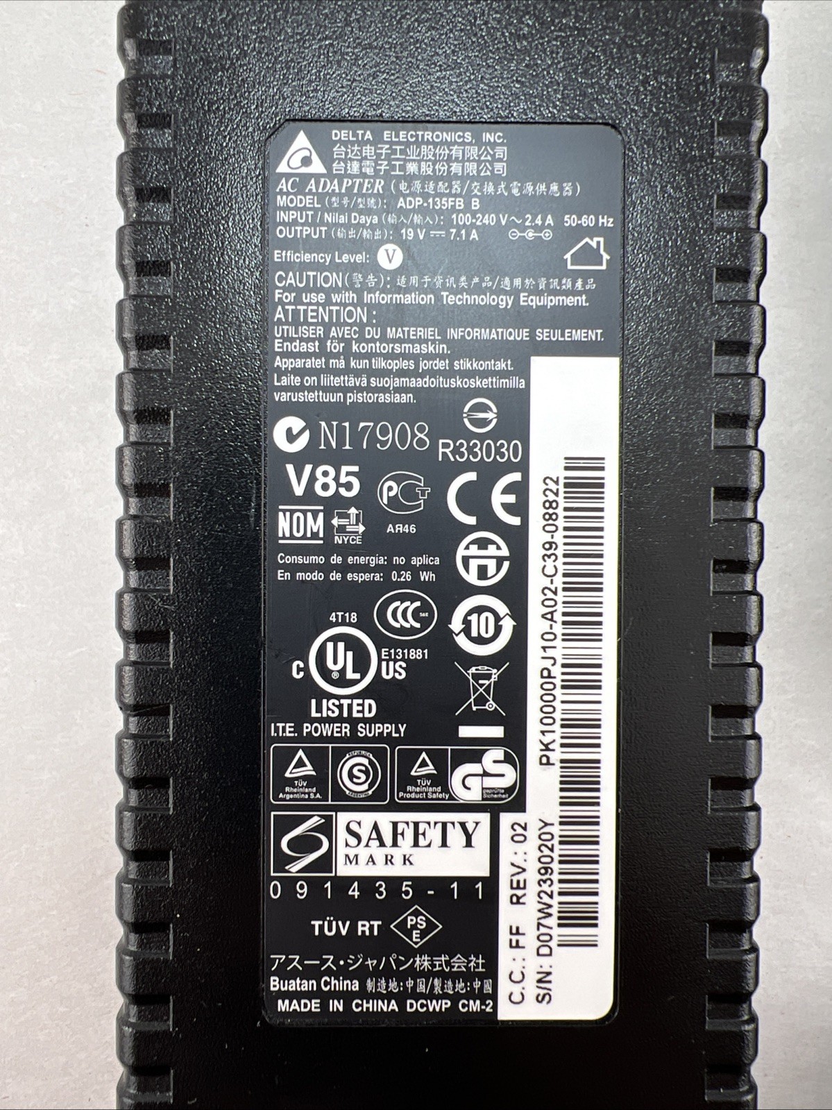 Genuine Delta ADP-135FB B AC Adapter 19V 7.1A Power Supply