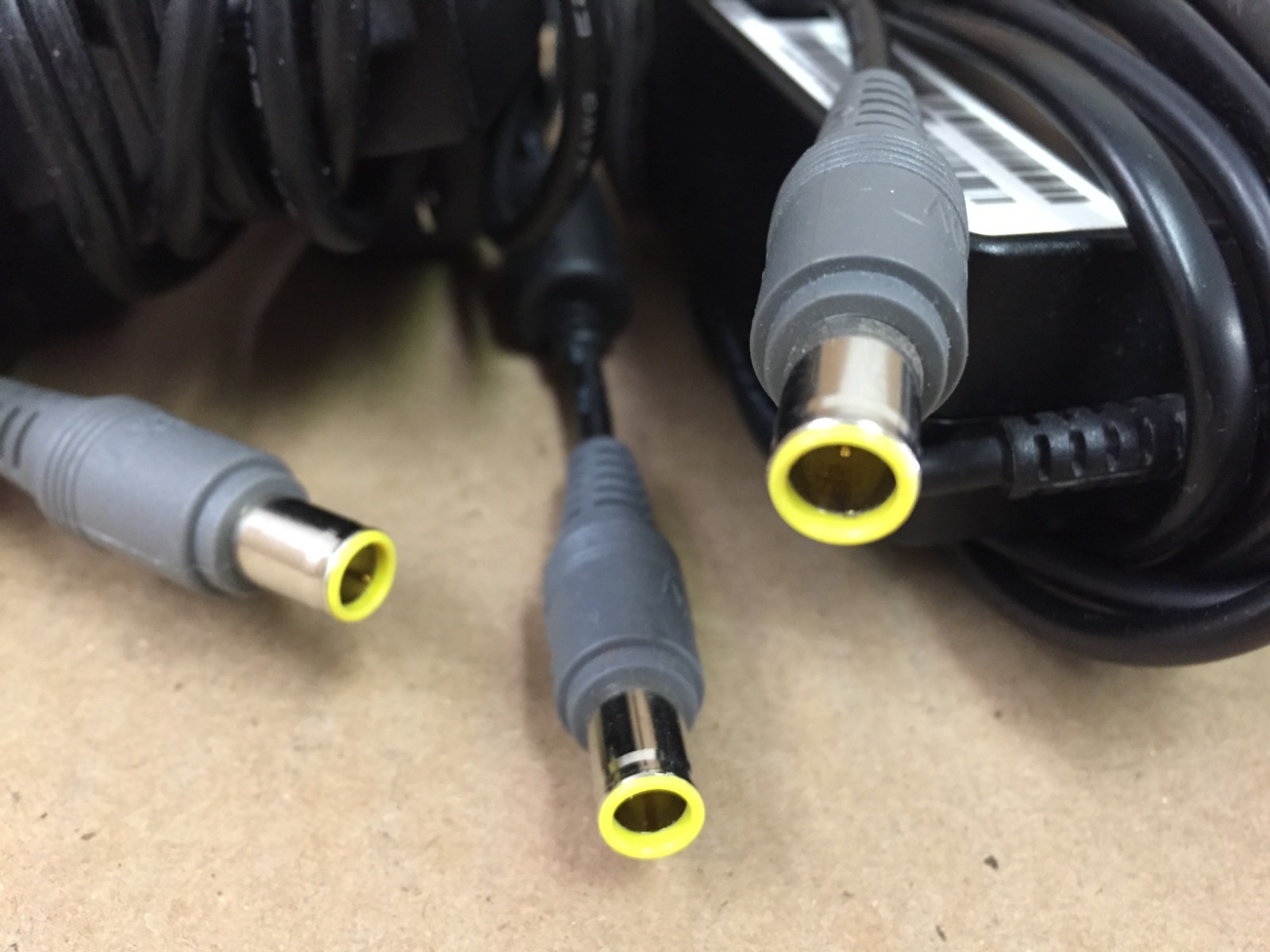 Lot of 5 Geniune Lenovo 90W 20V 4.5A AC Adapter Charger – Yellow Round Tip