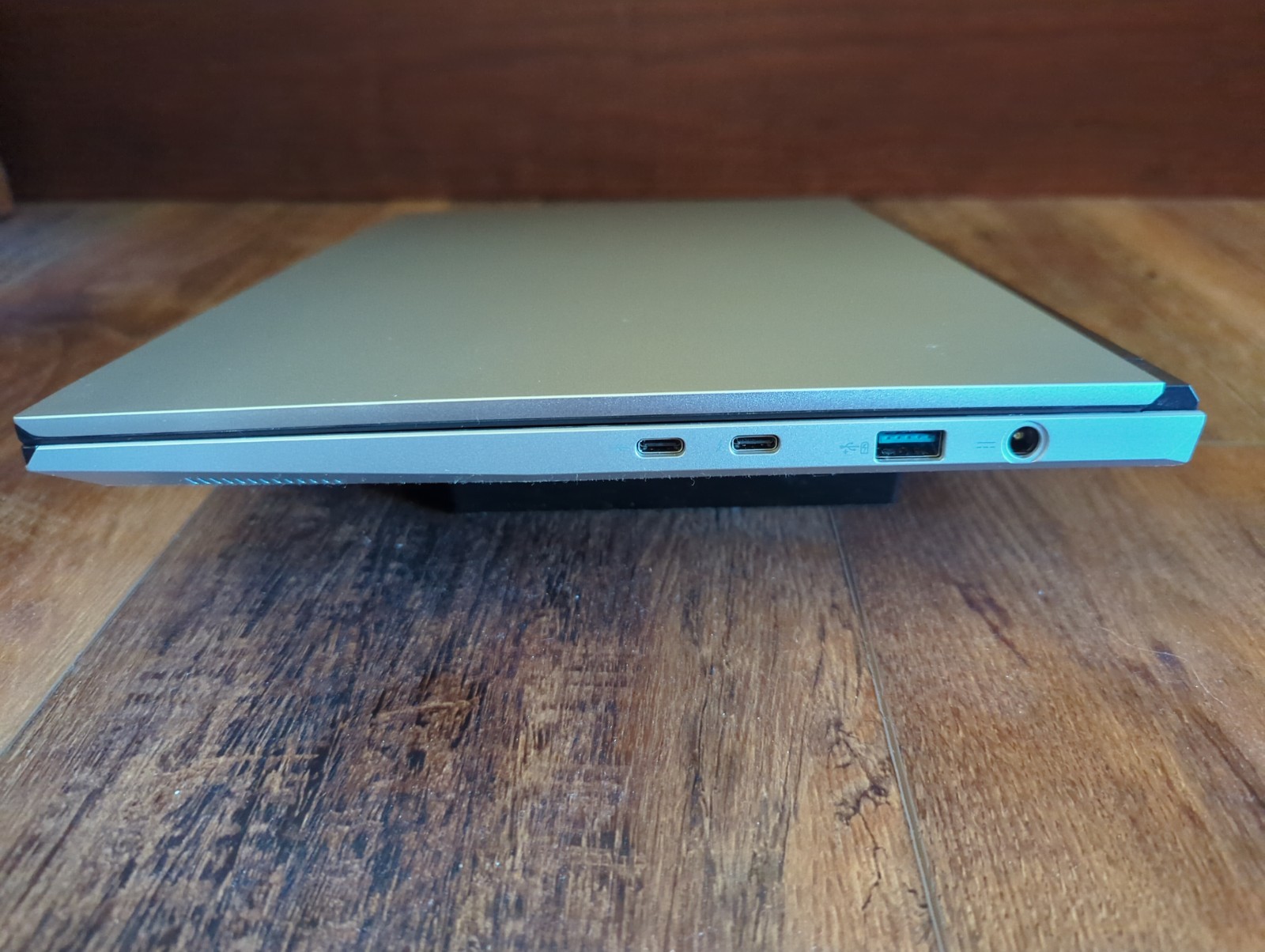 Privacy Academy 14” Laptop: CLEVO, Intel Ultra Core 5 CPU, 1TB SSD, 32GB RAM