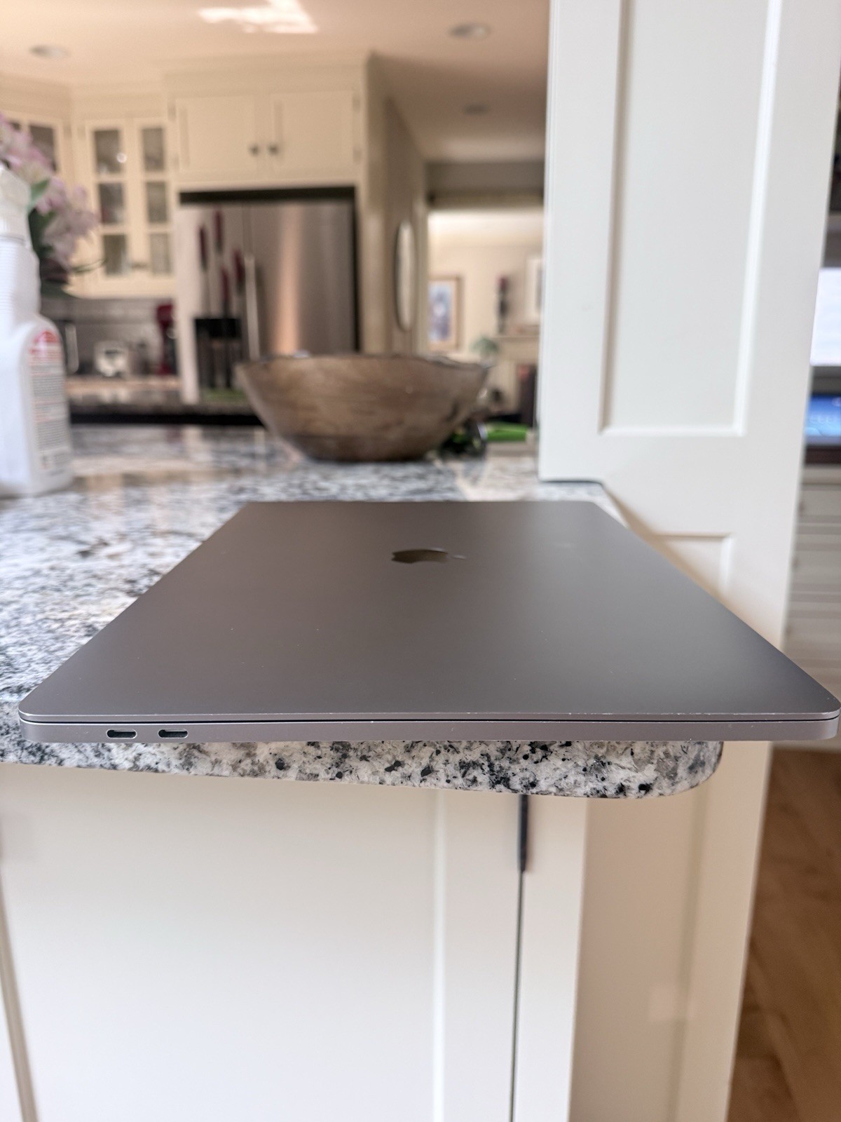 MacBook Pro 16 Inch Space Grey 2.3 GHz 8-core Intel Core I9 1TB